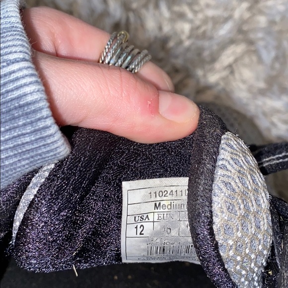 Men’s Brooks Tennis Shoes size 12 - Picture 5 of 5